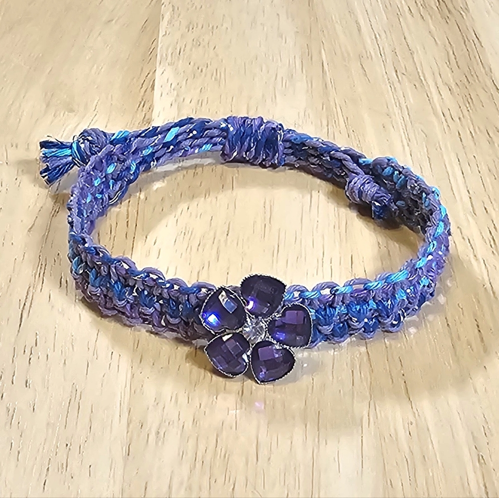 New✨️ Floral Rhinestone Hemp Bracelet